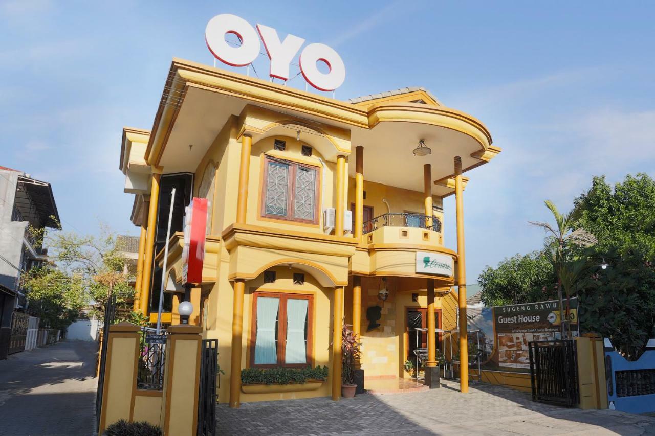 Oyo 1072 Kampung Condro Wulan Guesthouse Maguwo Extérieur photo
